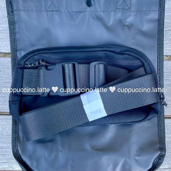 🖤NWT RARE🕸ORIGINAL Lululemon Everywhere Belt Bag in Black/White Grid Pattern - Picture 3 of 15